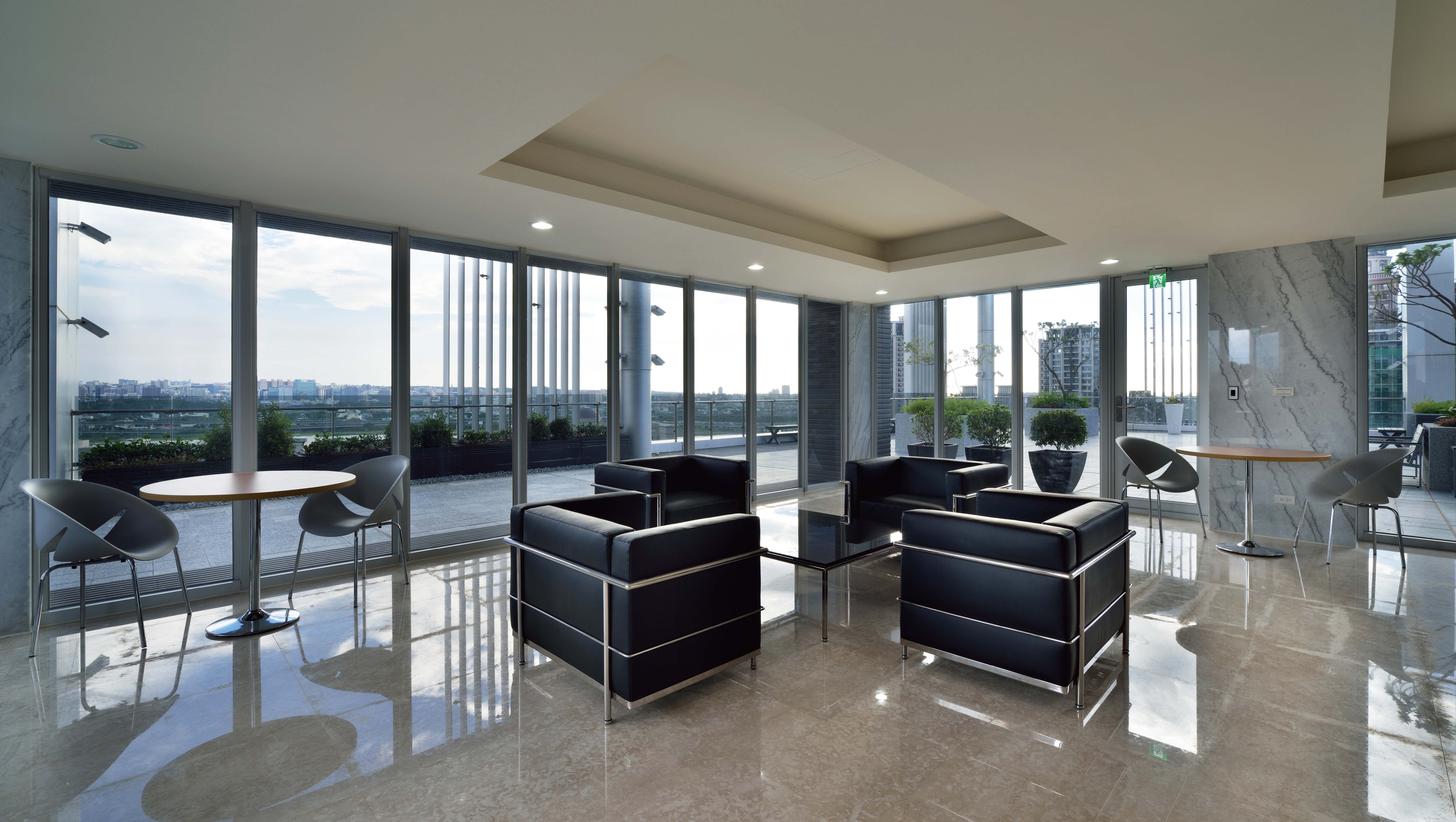 美山林建設辦公室實景